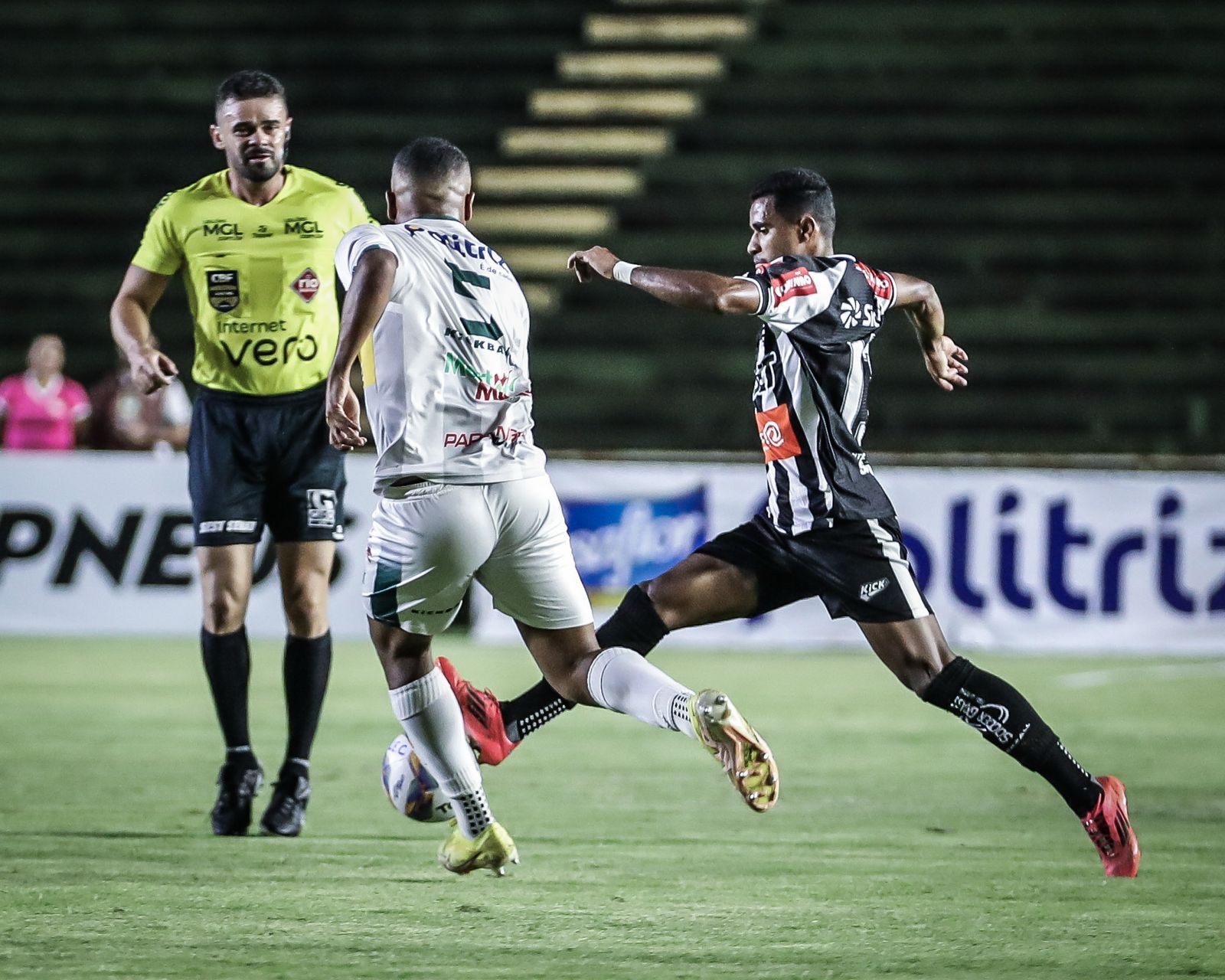 Athletic vence Uberlândia fora de casa e encaminha título do Troféu Inconfidência
