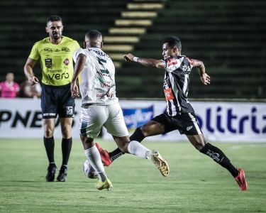 Athletic venceu Uberlândia neste sábado (8) por 2 a 0