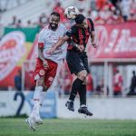 Santa Cruz faz valer mando, vence América-RN e abre vantagem na semi do Potiguar