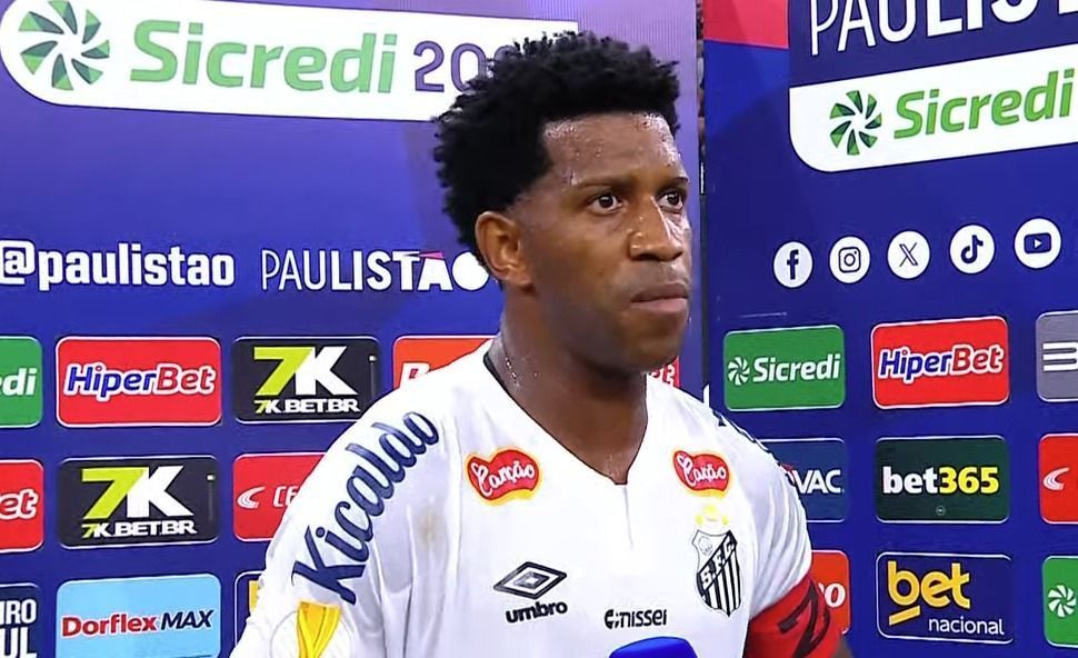 Gil, do Santos, detona árbitro de clássico com Corinthians após expulsão de ex-Cruzeiro
