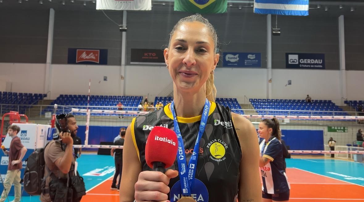 Carol Gattaz celebra Sul-Americano de vôlei, primeiro título pelo Praia