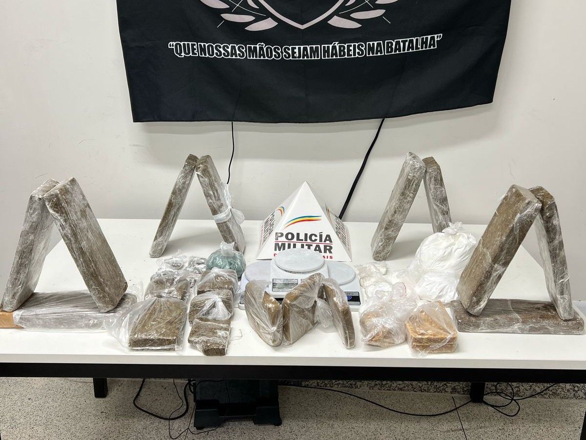 Quatro conduzidos e 10 barras de maconha apreendidas em Fabriciano