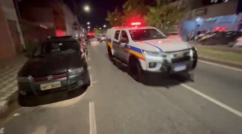 Perseguição termina com homem baleado na avenida Barão Homem de Melo em BH