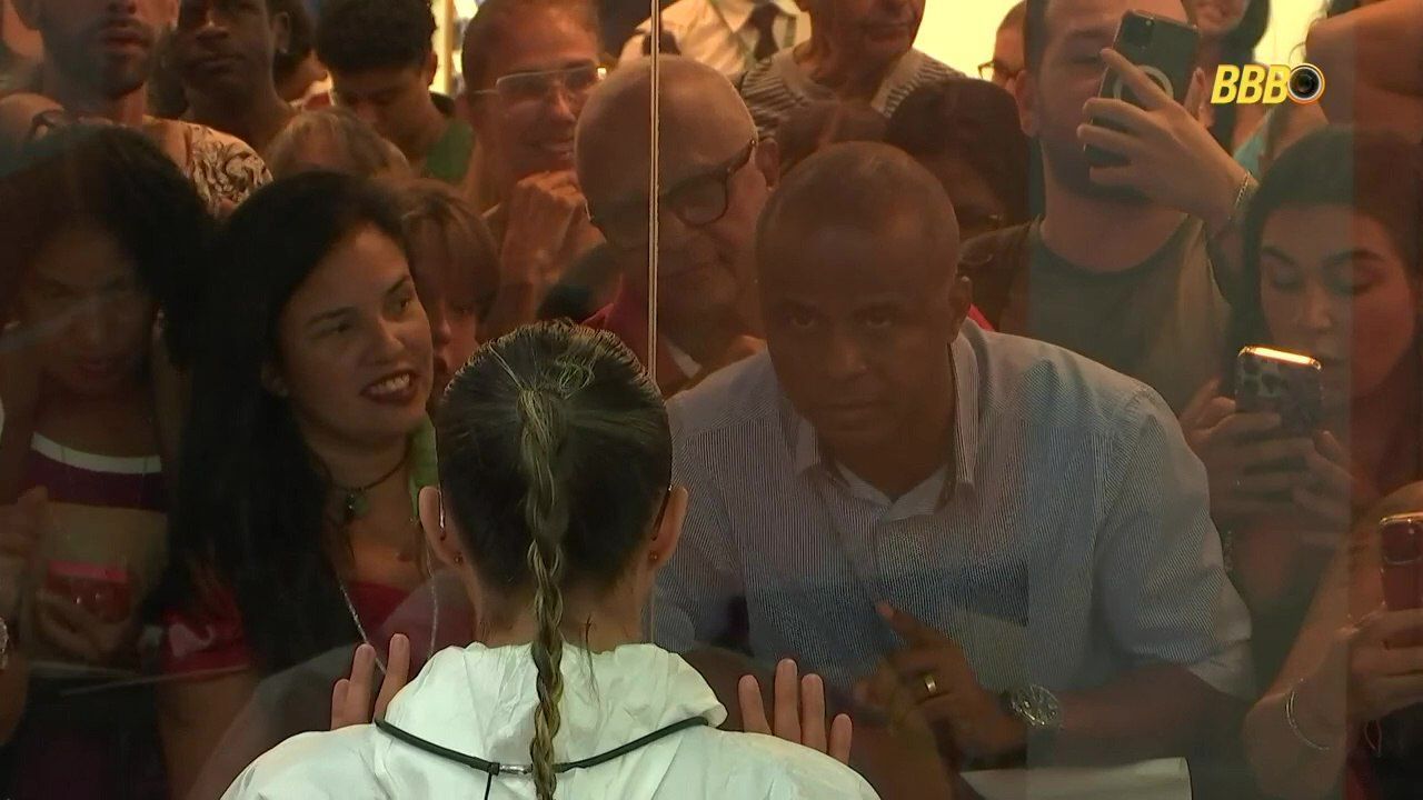 BBB 25: irmão de Diogo Almeida pede que Renata entregue mensagem para a mãe confinada