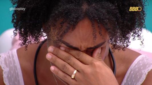 Aline se emociona ao descobrir passado de Gracyanne Barbosa