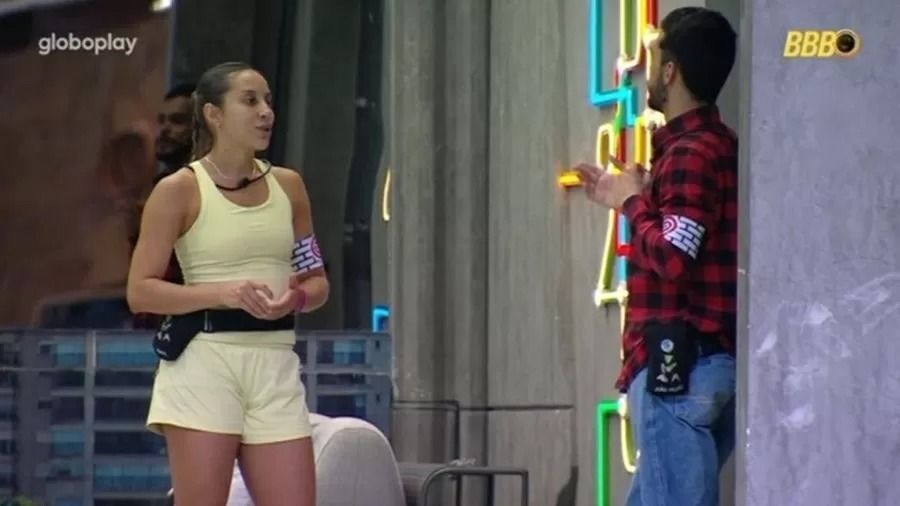 João Pedro e Renata trocam farpas no BBB 25: 'Ninguém pode falar nada'