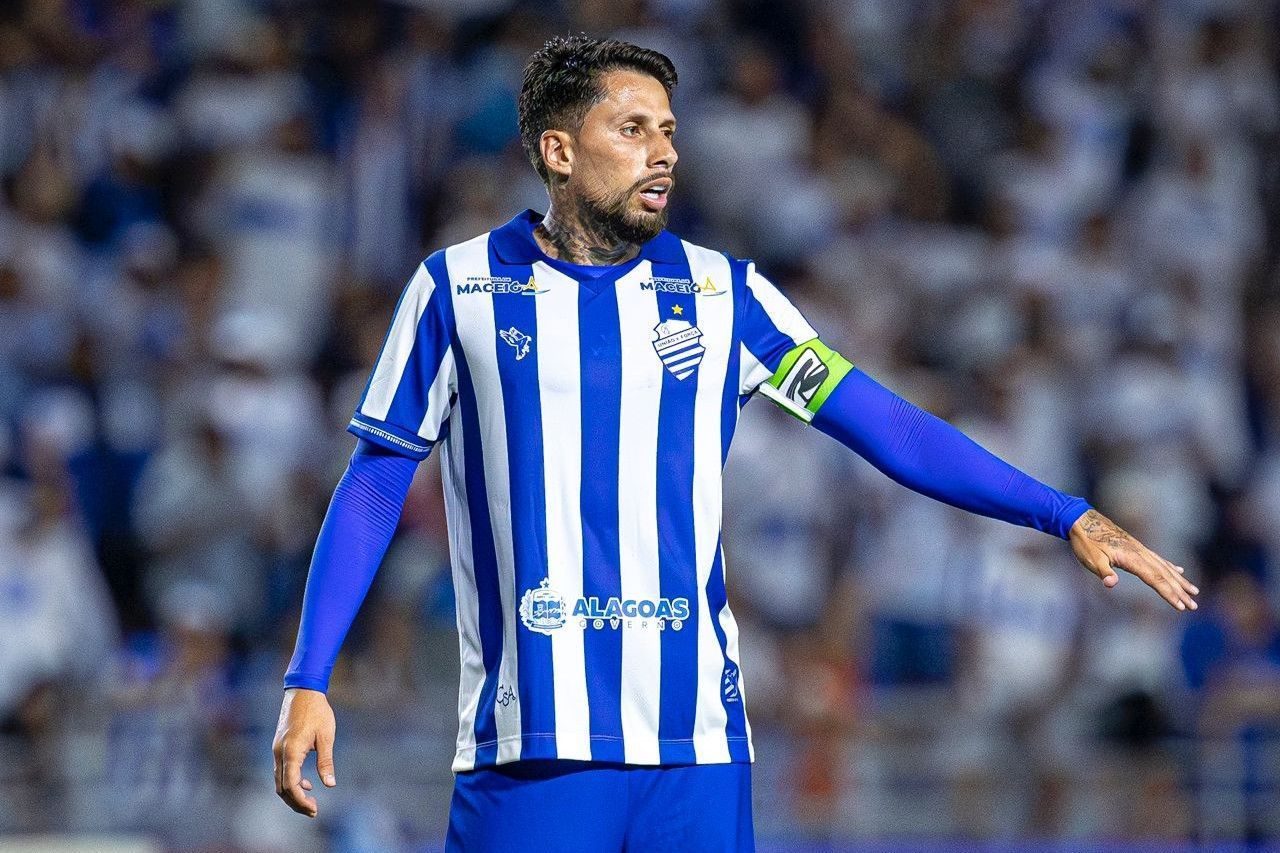 Meia do CSA celebra liderança na Copa do Nordeste e projeta jogo contra o Bahia