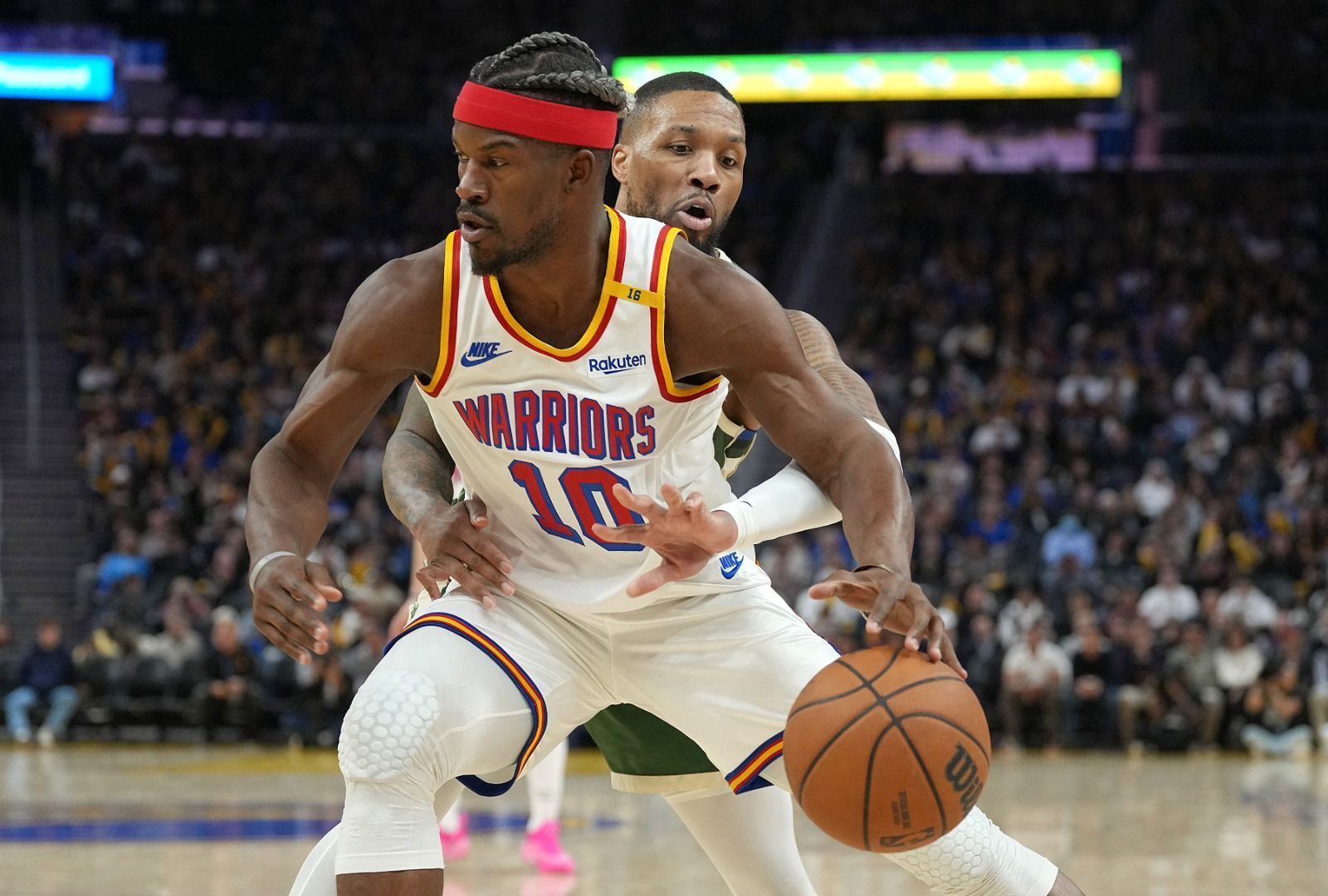 Golden State Warriors batem Milwaukee Bucks e voltam a vencer na NBA