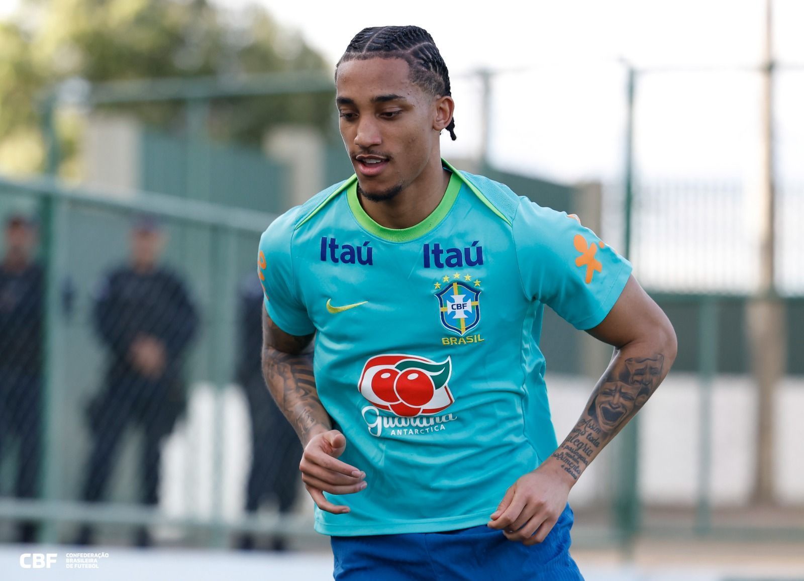 Atacante da Premier League revela qual característica o ajuda na Seleção