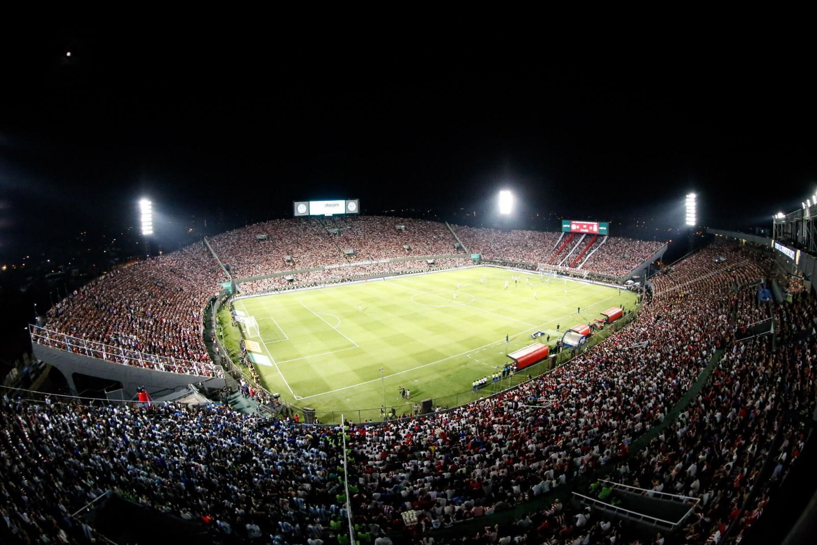 Embalado, Paraguai recebe o desesperado Chile pelas Eliminatórias da Copa
