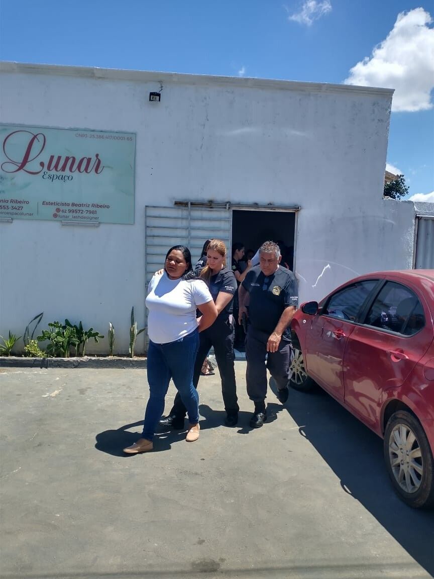 PC investiga falsas enfermeiras por deixarem cliente impotente após 'preenchimento íntimo'