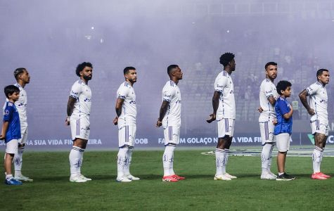 Matheus Pereira perfilado antes de jogo do Cruzeiro