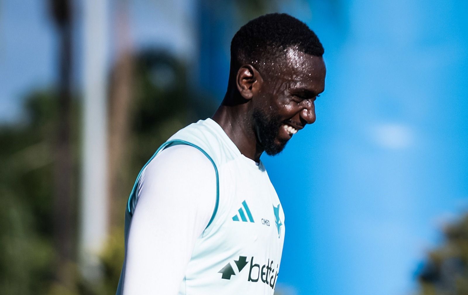 As reações de Bolasie, do Cruzeiro, à vitória do Brasil sobre a Colômbia