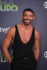 Elenco de 'Vale Tudo' se reúne em festa de lançamento do remake