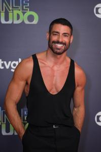 Elenco de 'Vale Tudo' se reúne em festa de lançamento do remake