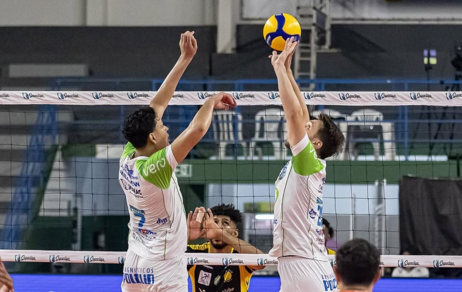 São José bate Praia Clube e emplaca quarta vitória seguida na Superliga