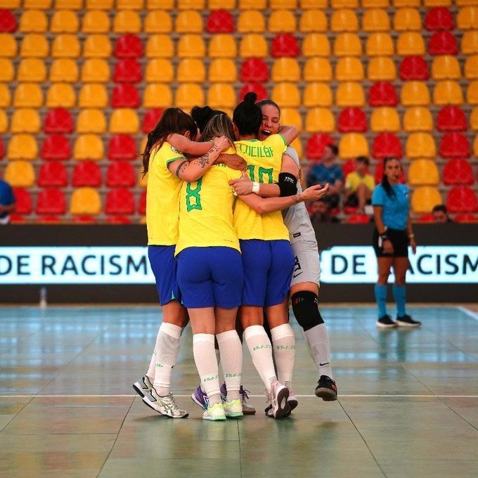 Brasil atropela Bolívia na abertura da Copa América Feminina de Futsal