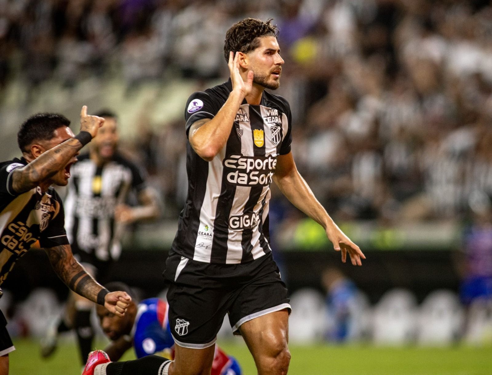 Ceará segura Fortaleza, leva o título e se torna o maior campeão do Cearense