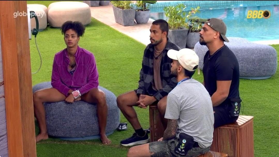 Prestes a tocar, brothers disputam o Big Fone no BBB 25
