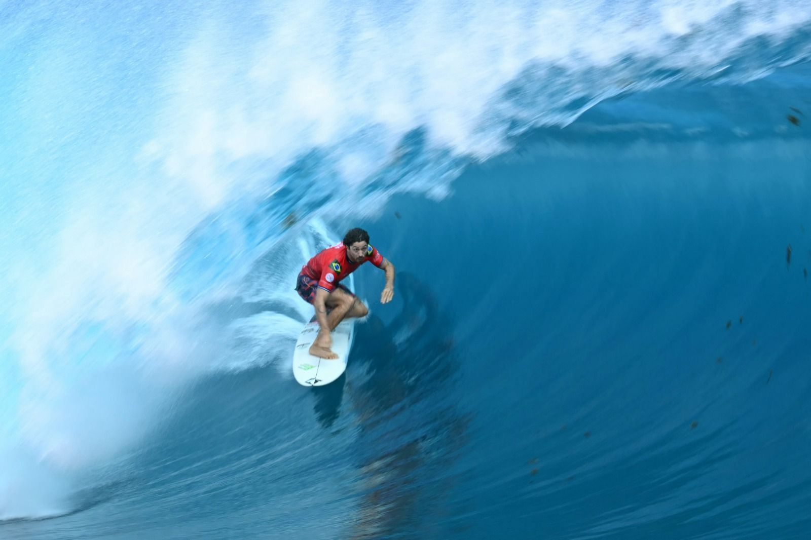 Yago Dora supera Ítalo Ferreira e conquista a etapa de Peniche no Surfe