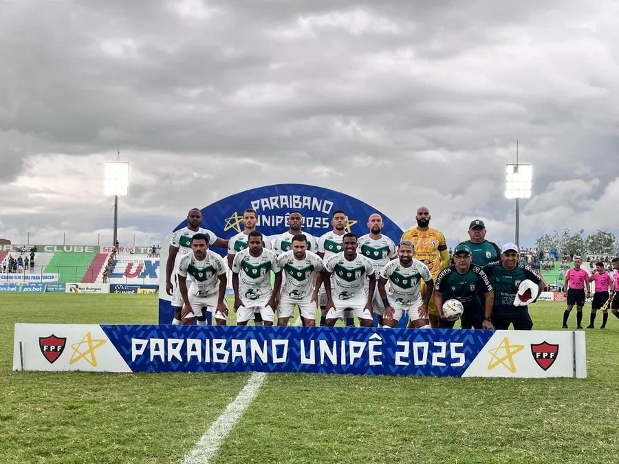 Sousa-PB marca no fim, vence Botafogo-PB e abre vantagem na final do Paraibano