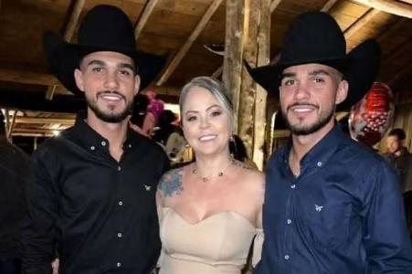 Márcia, João Gabriel e João Pedro