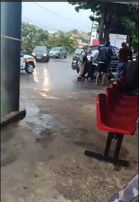 Adolescente arrastada por enxurrada foi levada para UPA Diamante no dia 24 de março. Adolescente arrastada por enxurrada foi levada para UPA Diamante no dia 24 de março.