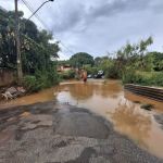 Forte chuva causa alagamentos em Sete Lagoas e deixa residência inundada