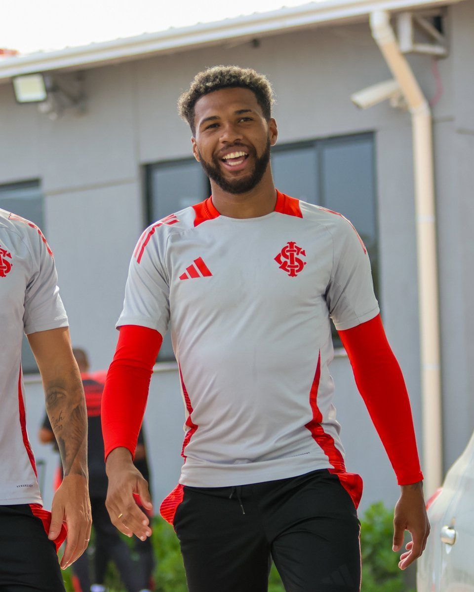 Escalação do Inter: Roger promove retornos para enfrentar o Flamengo