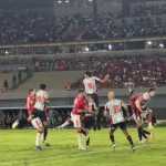 Ex-Atlético marca, Vila supera desvantagem contra o Anápolis e se sagra campeão goiano