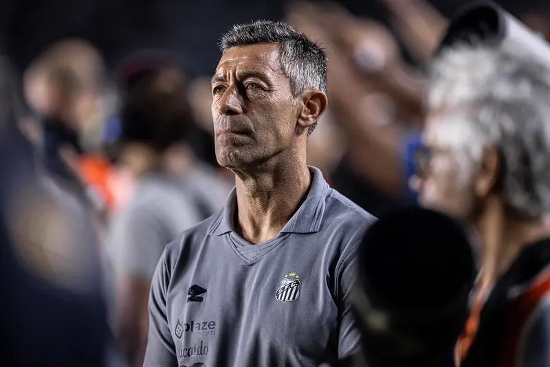 Caixinha pede 'maturidade' ao Santos e evita falar sobre Neymar e Soteldo após derrota