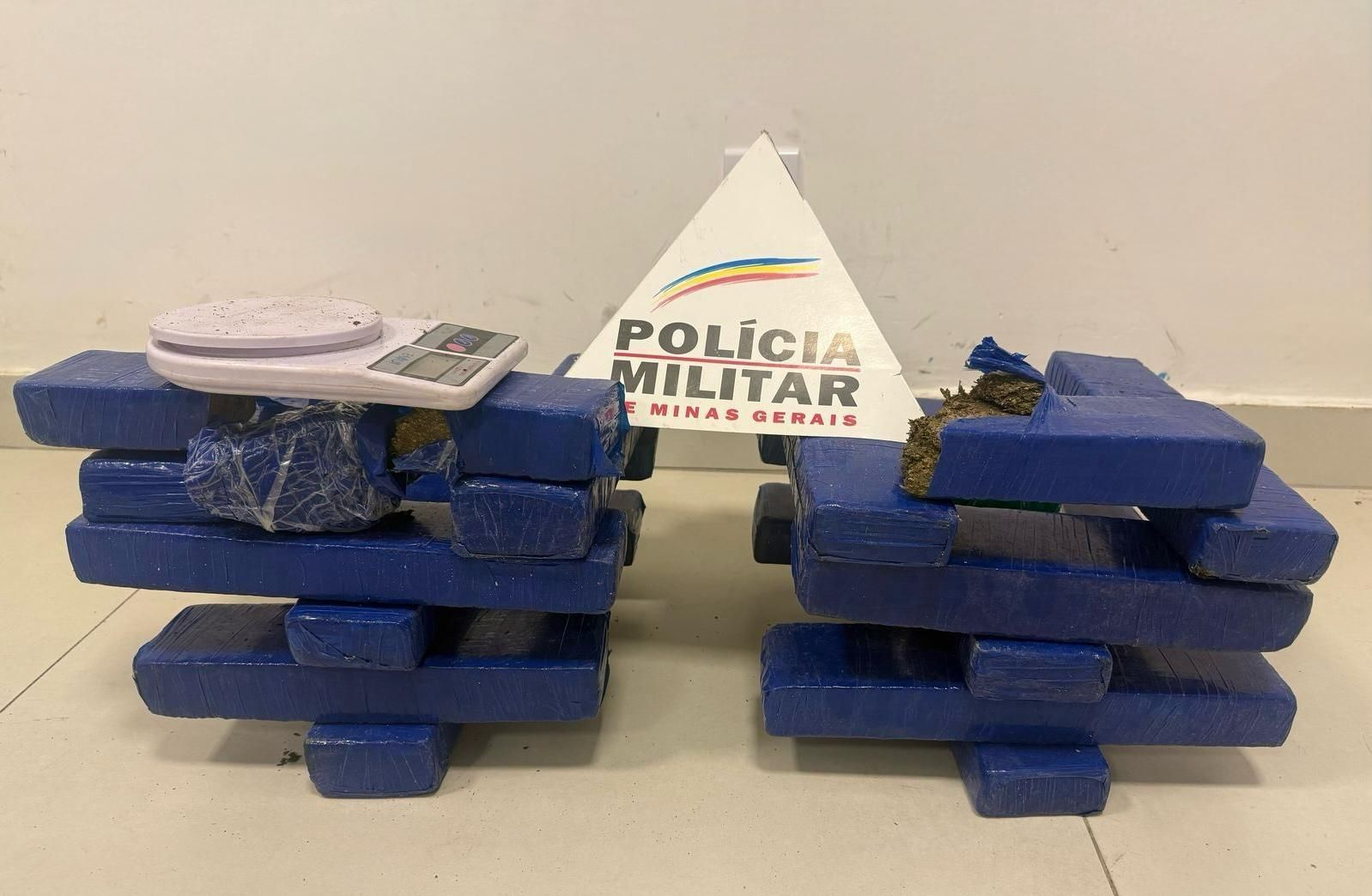 PM apreende mais de 30 quilos de maconha em residência no Esperança, em Ipatinga