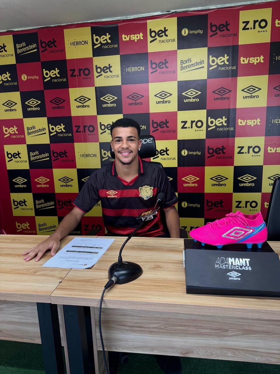 Joia do futebol mineiro assina com clube da Série A, e multa ultrapassa R$ 300 milhões