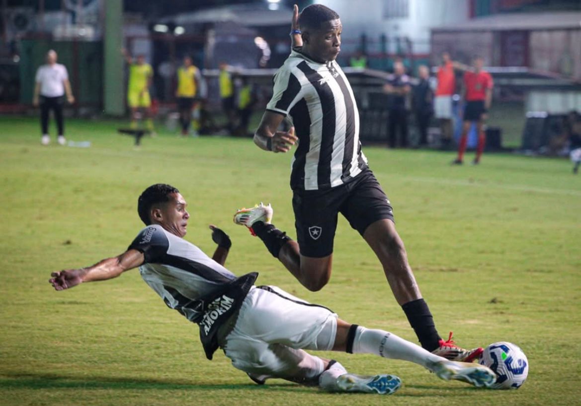 Em jogo eletrizante, Botafogo e Corinthians empatam pelo Brasileirão Sub-20