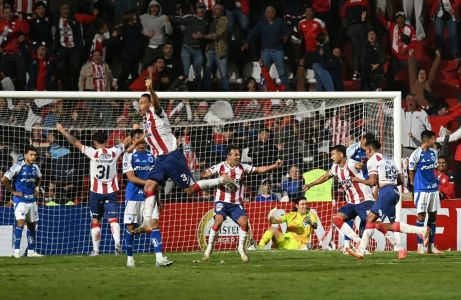 Jogadores do Cruzeiro decepcionados com rendimento e derrota na Argentina