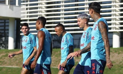 Com desfalques, Flamengo divulga relacionados para estreia na Libertadores