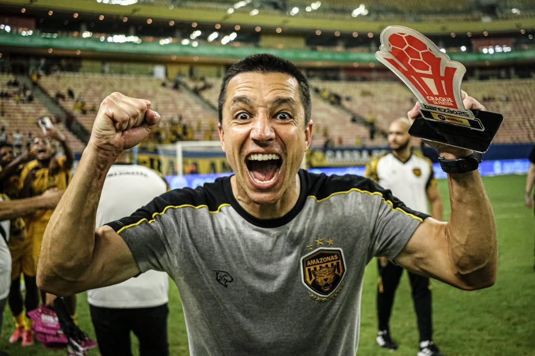 Ex-auxiliar de Diniz no Cruzeiro conquista primeiro título como técnico