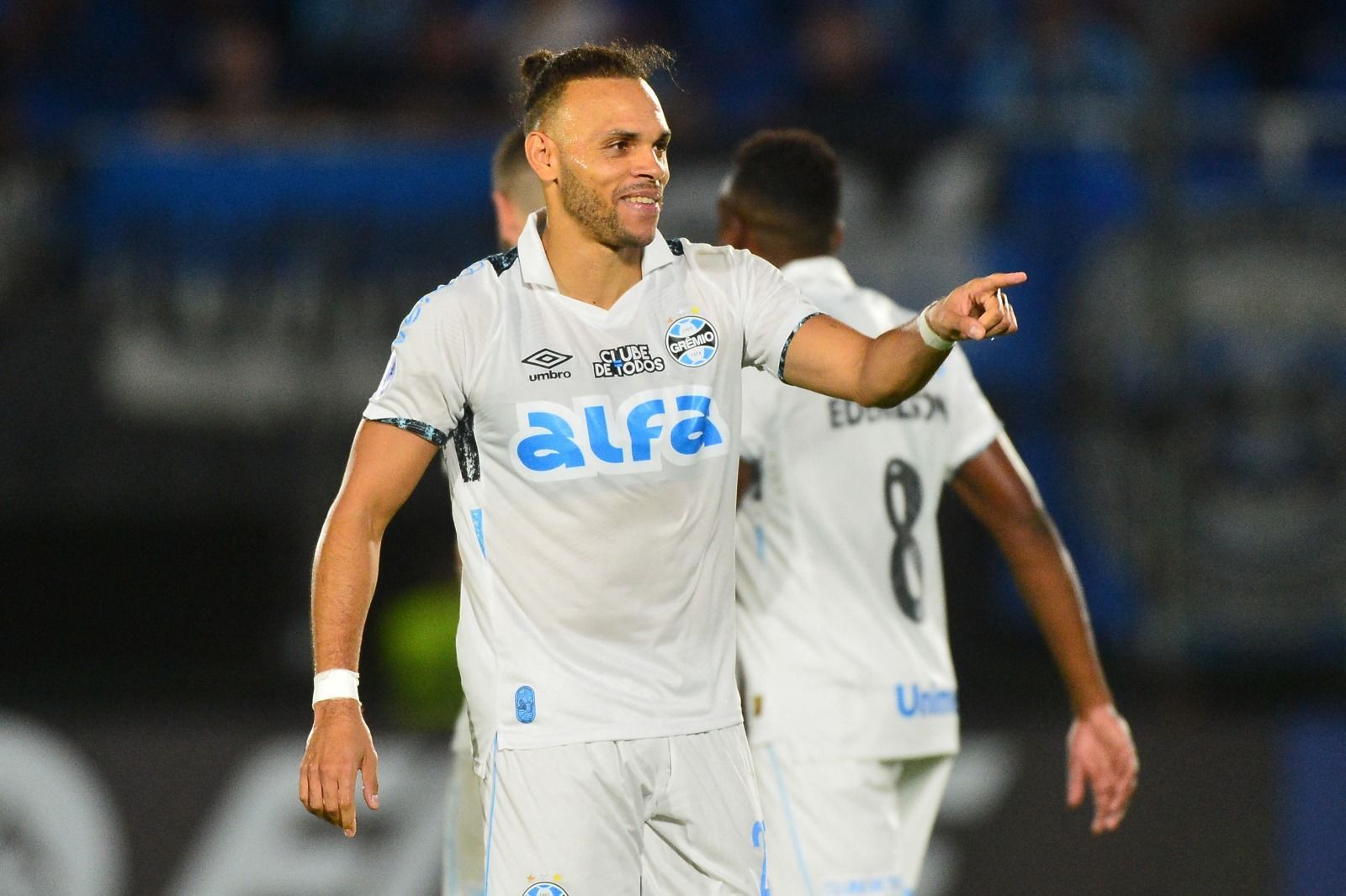 Com gol de Braithwaite, Grêmio vence o Sportivo Luqueño na Sul-Americana