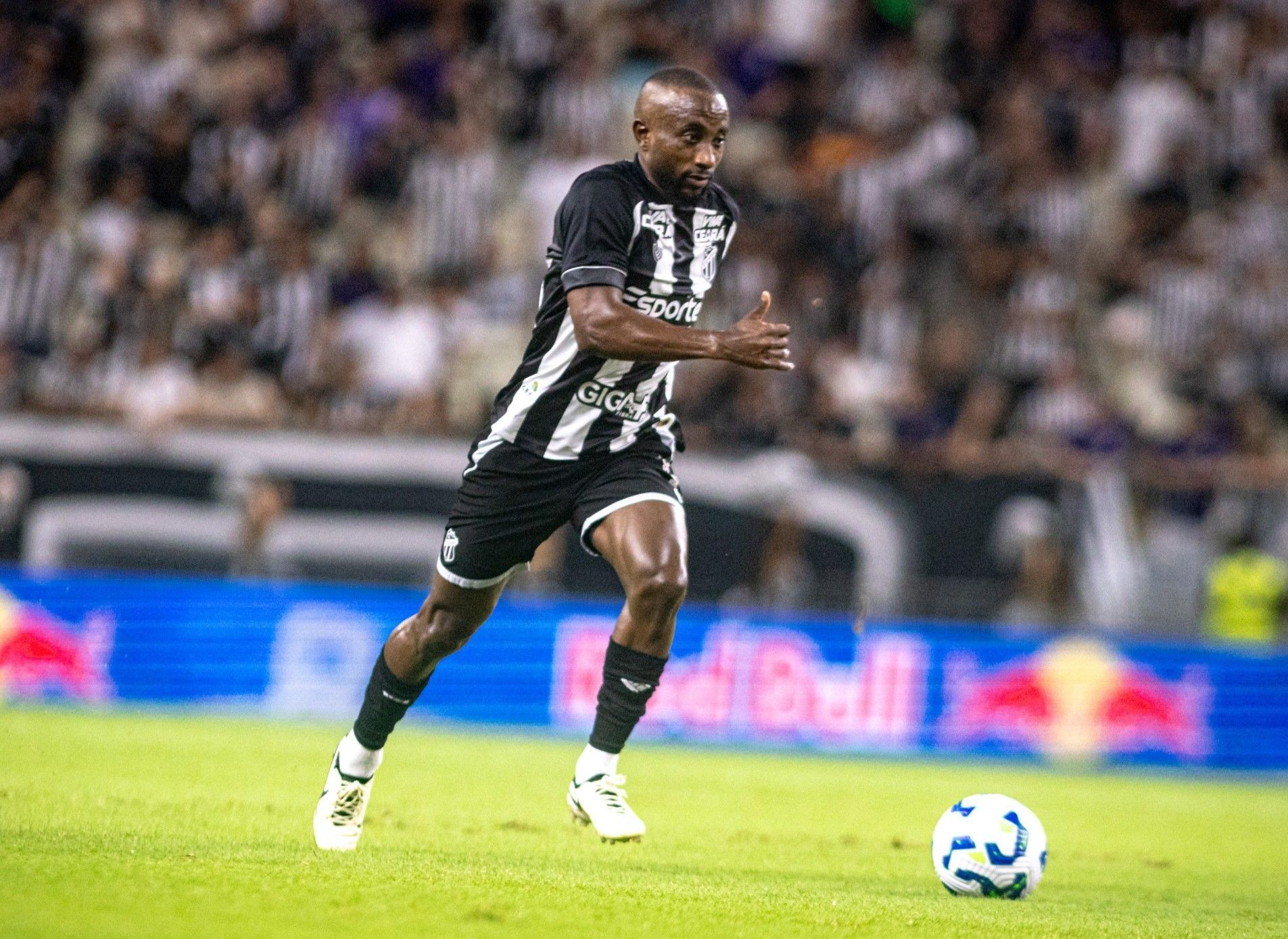 Com Ceará invicto no Castelão, volante Dieguinho mira vitória sobre o Grêmio