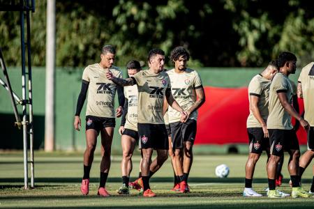 Jogadores do Vitória durante treino no CT Manoel Pontes Tanajura