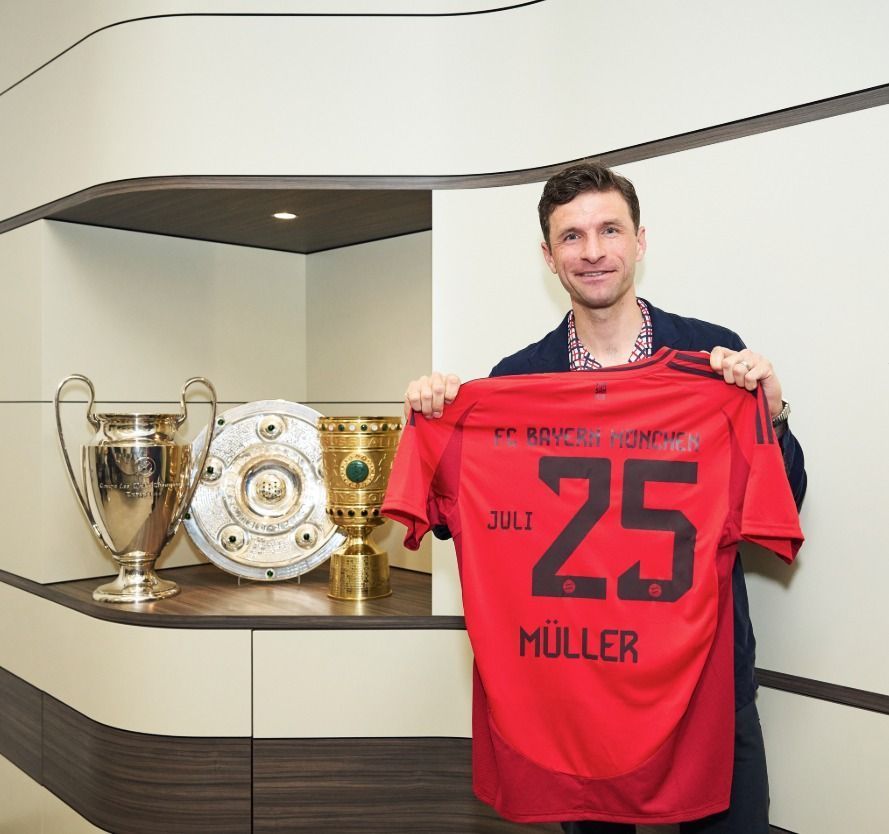 Após 25 anos, Thomas Müller anuncia saída do Bayern de Munique