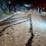 Mulher morre em capotamento de carreta na BR-251, em Minas