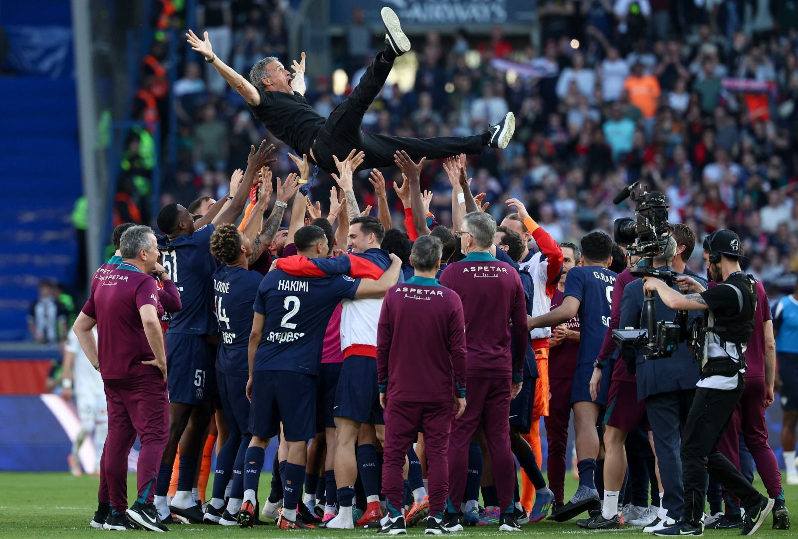 PSG conquista seu 13º título francês com seis rodadas de antecedência