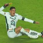 Enfurecido, James Rodríguez atira chuteira na direção de árbitro no México