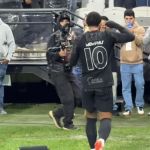 Depay dispara contra o VAR após vitória do Corinthians e critica ofício da CBF
