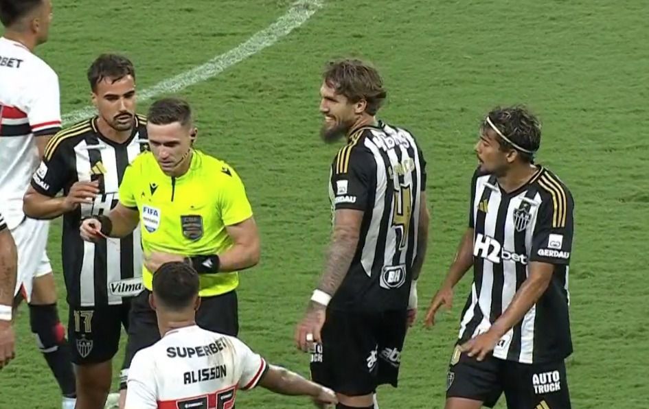 Lyanco é expulso contra o São Paulo e vira desfalque para o Atlético