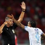 CBF divulga áudio de análise do VAR sobre expulsão polêmica em Inter x Cruzeiro; ouça