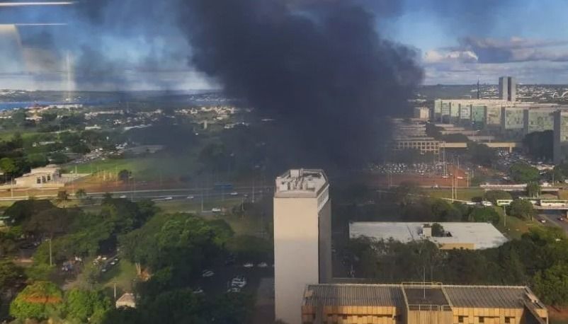 Incêndio atinge anexo do Ministério da Educação em Brasília