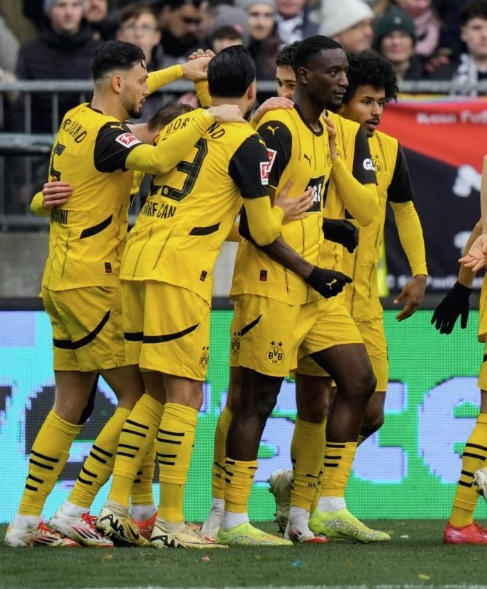 Diretor do Borussia Dortmund vê time com chances diante do Barcelona