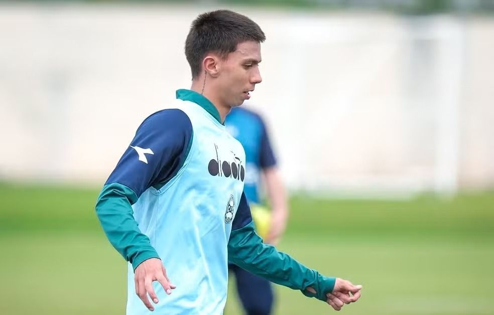 Retorno de jovem pode mudar time titular do Coritiba na Série B; entenda